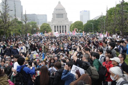 安倍内閣は総辞職を！国会前に5万人